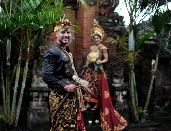Pernikahan Tema Kerajaan Bali: Momen yang Viral!