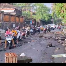 Jalan Kebo Iwa Utara Bali Terkena Dampak Banjir, Jalan Rusak Mengganggu Aktivitas Masyarakat