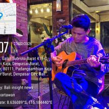 Solo Akustik Gitar dan Lagu Top 40 Menghiasi Malam di Kafe Denpasar
