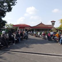 Antrean Kendaraan di SPBU Buana Raya dan Gunung Tangkuban Perahu Memanjang